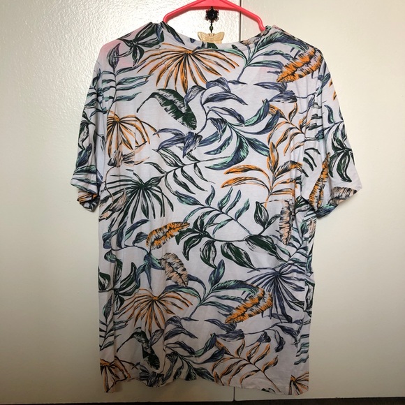 Floral tee - Picture 4 of 4